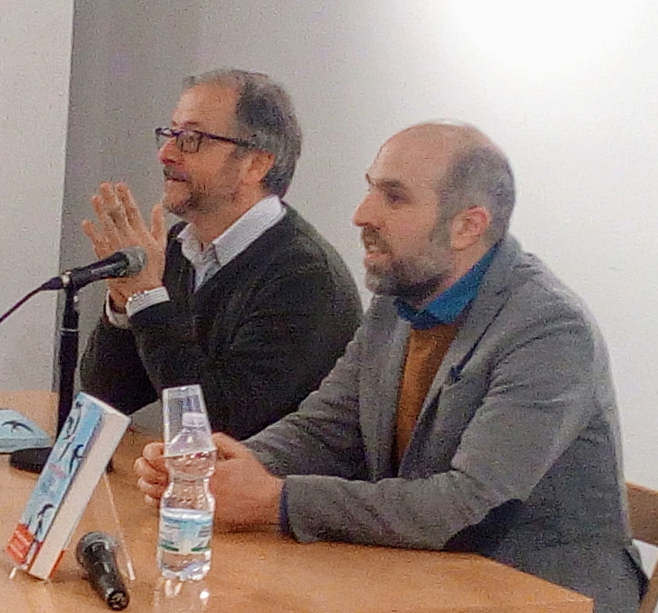 Lorenzo Marone e Diego De SIlva alla Feltrinelli di Napoli per presentare "Domani magari resto", il nuovo libro di Marone